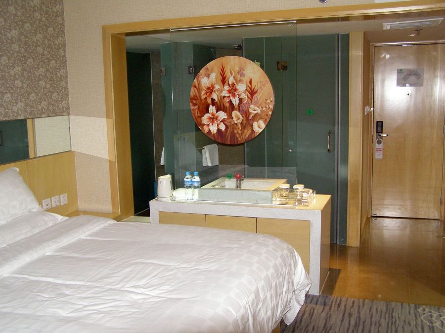 Dynastie Hotel in Kunming, Badezimmer mit Aussicht
